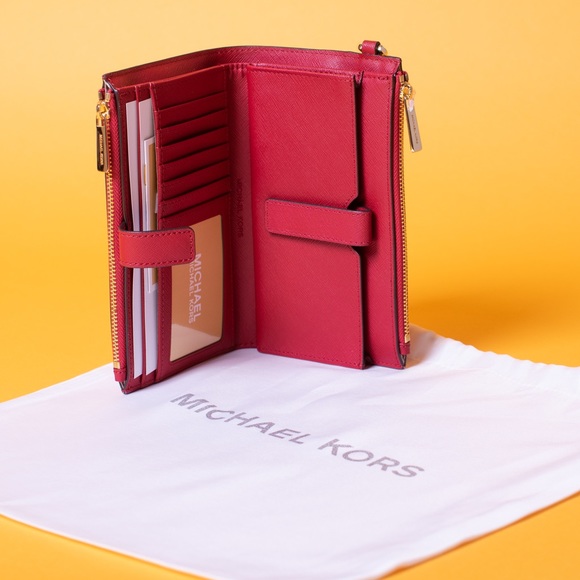 MICHAEL KORS WRISTLET JETSET TRAVEL WALLET NWT! - Picture 3 of 6